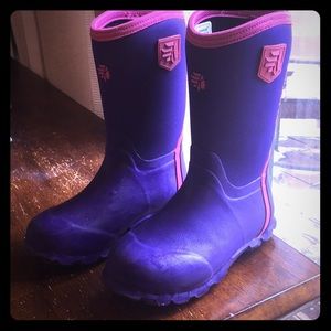 Lacrosse girls size 2 boots